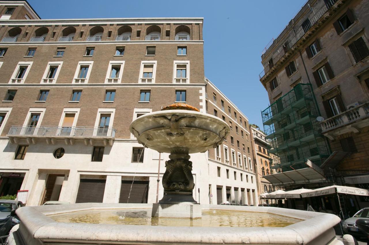 Private Room In Roma Centro Storico Exterior photo