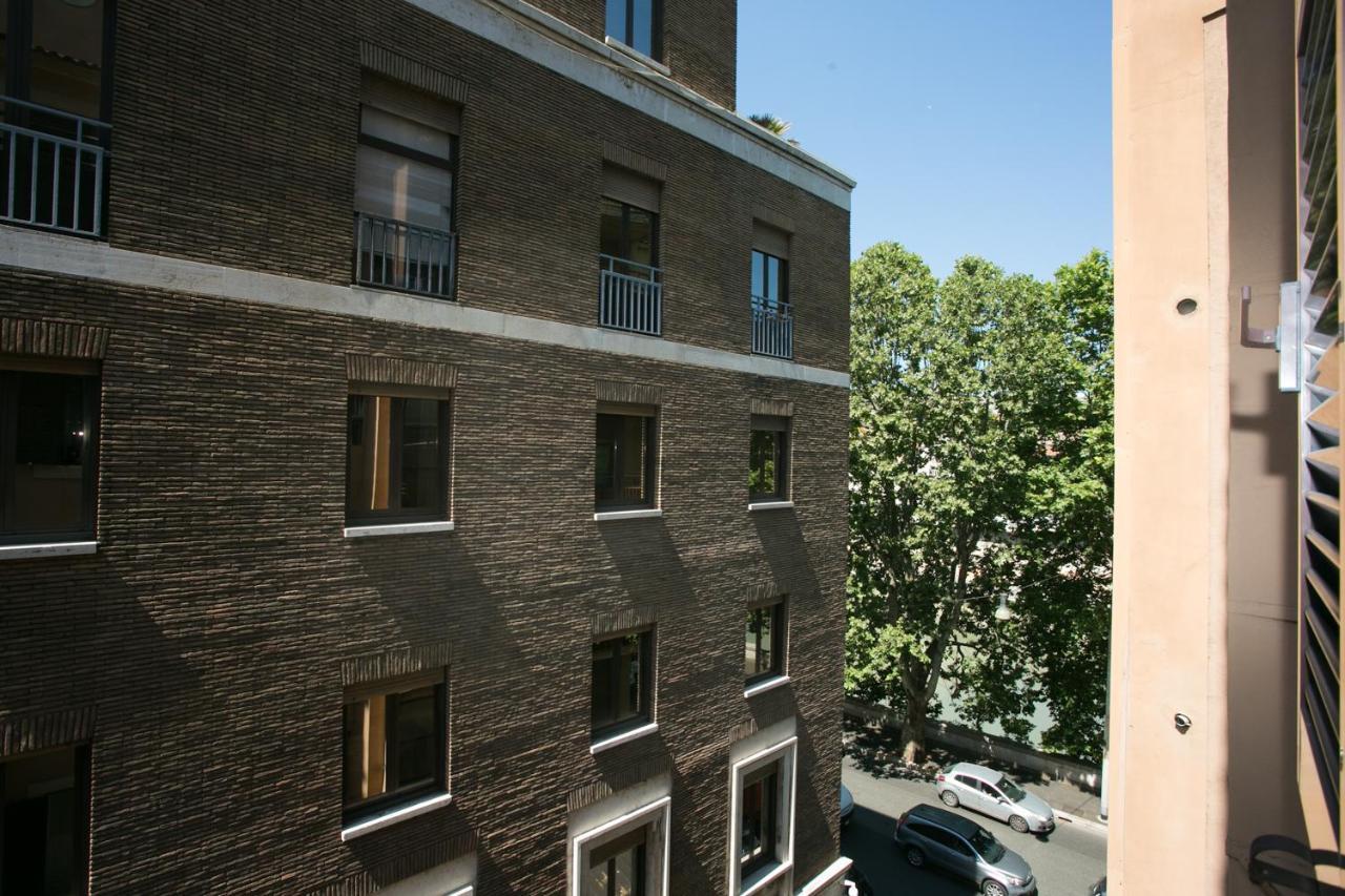 Private Room In Roma Centro Storico Exterior photo
